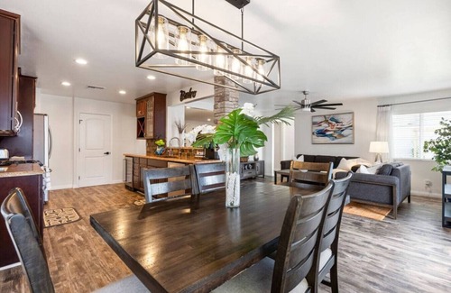 The Plaza Casa | Cambridge Residencia | Pool Heat Spa | EV Charger