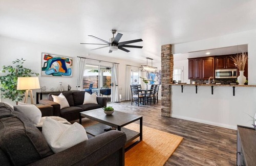 The Plaza Casa | Cambridge Residencia | Pool Heat Spa | EV Charger