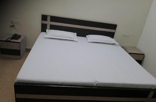 The Mall Road Casa | Camel view hotel