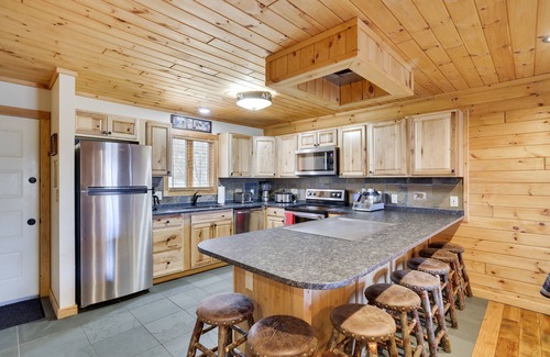 Village at Camelback Casa | CAMELBACK CABINS 103 in POCONOS Ski on off block parking level no steps to unit
