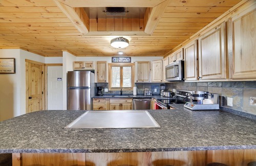 Village at Camelback Casa | CAMELBACK CABINS 103 in POCONOS Ski on off block parking level no steps to unit