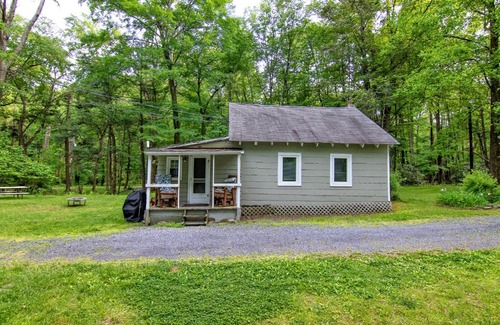 Tannersville Casa | Camelback cottage - on ONE ACRE & near local attractions