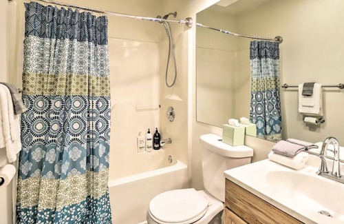 Tannersville Cabaña | Camelback Mountain Home—close to ski and water park