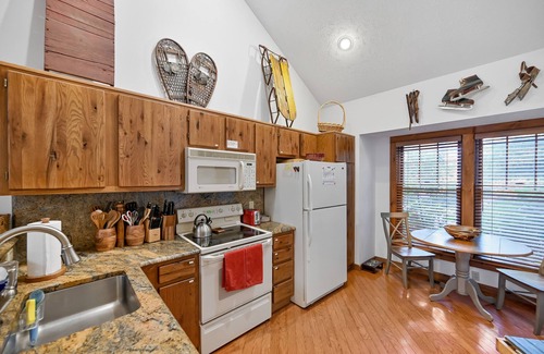 Tannersville Casa | Camelback Poconos Luxury - 4 Bedroom house, game room, on the mountain
