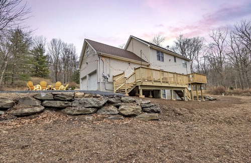 Cresco Casa | Camelback,FIREPIT,Hottub,GOLF,Linens,Casino!