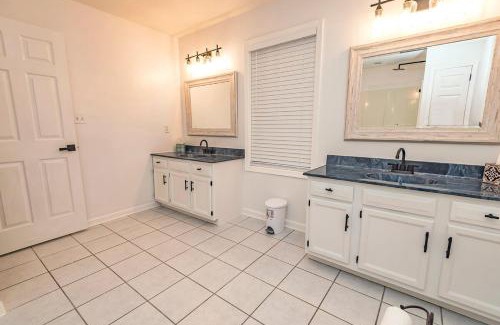 Cresco Casa | Camelback Ski Mts,Firepit, Hottub,Kalahari WaterPark,Linens!