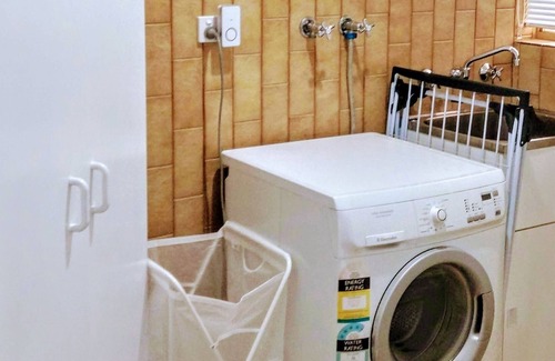 Dianella Casa | Camelias Boutique Cottage in Dianella