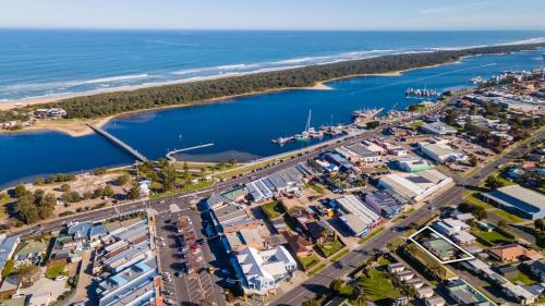 Lakes Entrance Casa | Camellia Cottage on Church