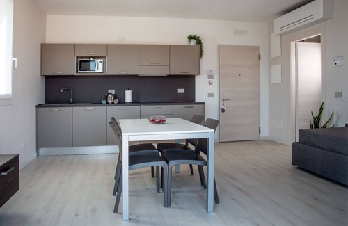 Borgo Roma Apartamento | CAMELOT APARTMENT RED7