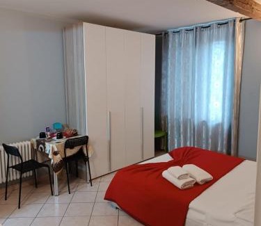 Parma Apartamento | CAMERA EMILIA via emilia ovest 224