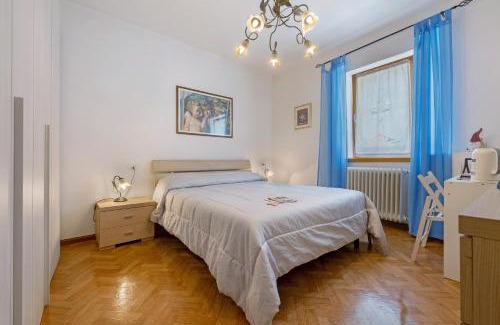 Roncone Casa | Camera Meridiana