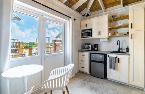San Pedro Villa | Camey's House + Pool Club at Mahogany Bay