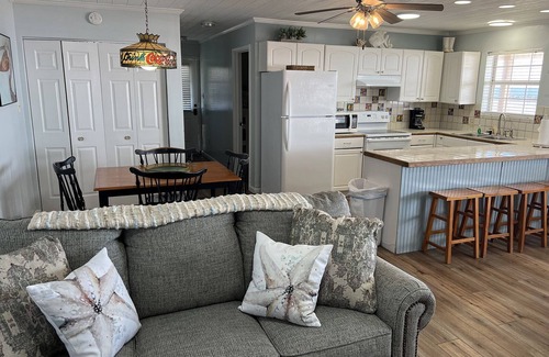 Grand Isle Casa | Camp Castaway - Beachfront - Island Realty