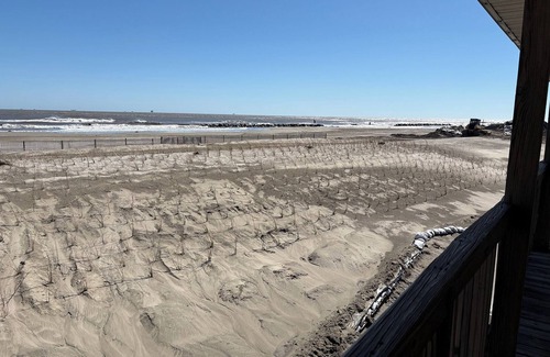 Grand Isle Casa | Camp Castaway - Beachfront - Island Realty