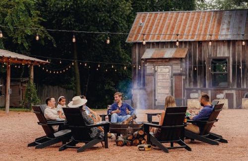 Comfort Hotel | Camp Comfort