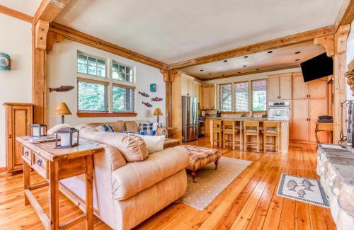 Government Camp Casa | Camp Creek Trail Retreat
