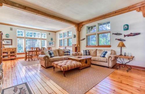 Government Camp Casa | Camp Creek Trail Retreat