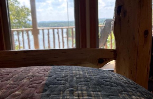 Cassville Casa | Camp Fisher Cottage