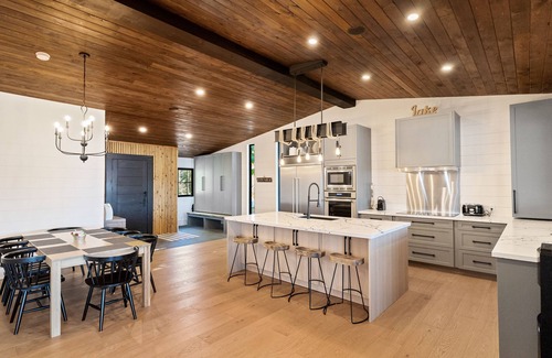 Rosseau Cabaña | CAMP KAHSHE | Luxury Beachfront Muskoka Cottage Rental