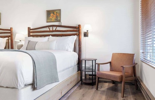 Springville Cabina | Camp Nelson Lodge Room 2