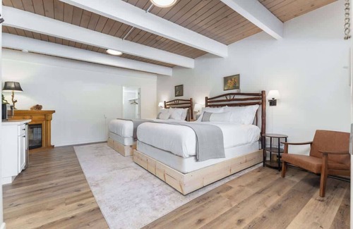 Springville Cabina | Camp Nelson Lodge Room 2