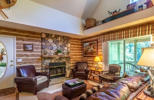 Tuckasegee Cabaña | Camp Ruby on Cedar Cliff Lake is the perfect mountain getaway!