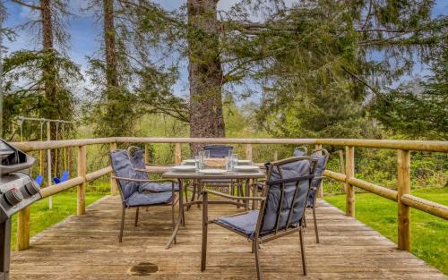 Pacific City Casa | Camp Street Cottage - Meredith Lodging