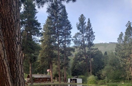 Ravalli County Alquiler De RV | CAMP SULA - Rv Back In spot 15 - partial hook up