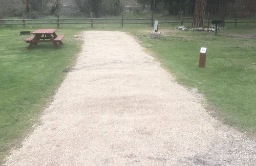 Ravalli County Alquiler De RV | CAMP SULA - Rv Back In spot 15 - partial hook up