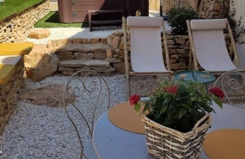 Panossas Casa | Campagne et Jacuzzi ... C'est Cosy le Bumble Bee !