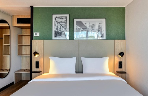 Saint-Martin Hotel | Campanile Cergy Pontoise