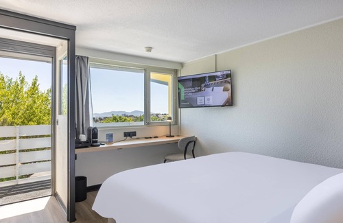 Notre-Dame-Limite Hotel | Campanile Marseille St Antoine