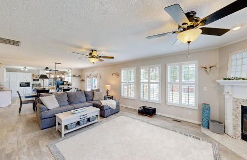 Orangeburg County Casa | Campbell Lake House