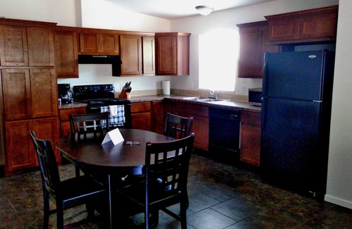 Gull Lake Casa | Campbell's Clean & Comfortable Modern Duplex 4662B