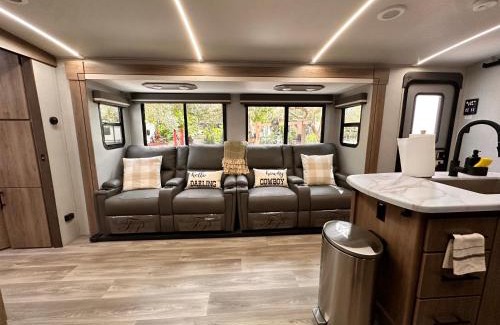 River Ranch Otro | Camper RV in River Ranch