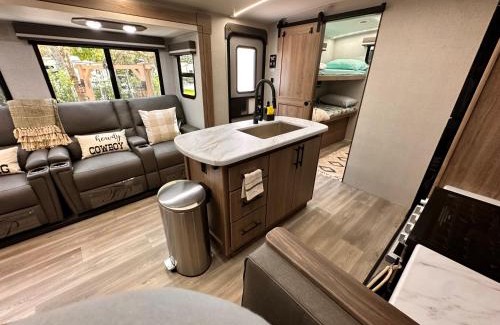 River Ranch Otro | Camper RV in River Ranch