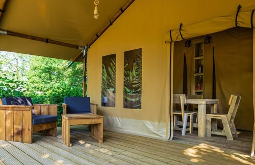 Saint-Julien-de-Concelles Casa | Camping du Chêne** - SLOW LODGE - 2 bedrooms, without bathroom 5 people