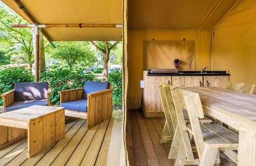 Saint-Julien-de-Concelles Casa | Camping du Chêne** - SLOW LODGE - 2 bedrooms, without bathroom 5 people