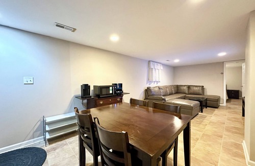 New Castle Casa | Campi's Private Basement Apartment