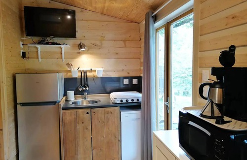 Saint-Vincent-de-Durfort Casa | Camping maeva Escapades Coeur d'Ardèche **** - 3-Room Comfort Chalet for 5 People with Air Conditioning + TV