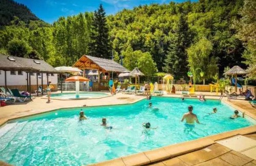 Florac Casa | Camping 3 étoiles - Piscine - eeed0a