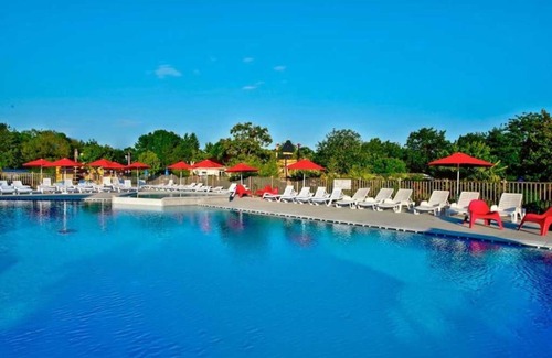 Saumur Casa | Camping 4 étoiles - Piscine - ccbbgcg