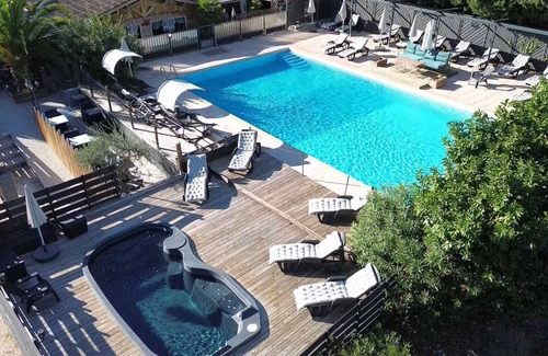 Paluds de Noves Chalet De Esquí | Camping 4 étoiles - Piscine - eehfac