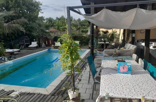 Pujo-le-Plan Otro | Camping car au bord de l eau