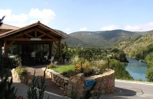 Saint-Rome-de-Tarn Casa | Camping de la Cascade **** - Super Cordelia Mobil-home 32m2 - 3 bedrooms - 5/6 pers. - Television (sam./sam. July and August ) 6 persons