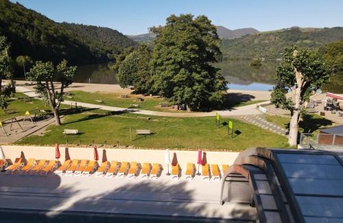 Jassat Otro | Camping Domaine du Lac Chambon