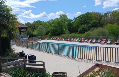 Reyrevignes Otro | Camping Domaine Papillon