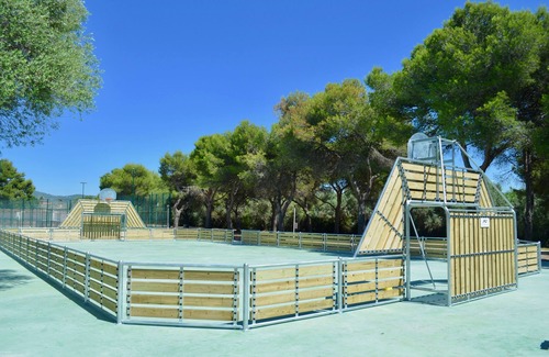 Vallpineda Alquiler De RV | Camping El Garrofer