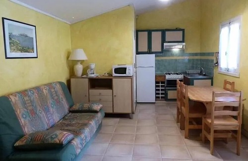 Brousses-et-Villaret Villa | Camping Le Martinet Rouge *** - Bungalow 3 Habitaciones 6 Personas
