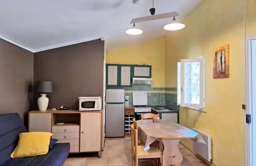Brousses-et-Villaret Villa | Camping Le Martinet Rouge *** - Bungalow 3 Habitaciones 6 Personas